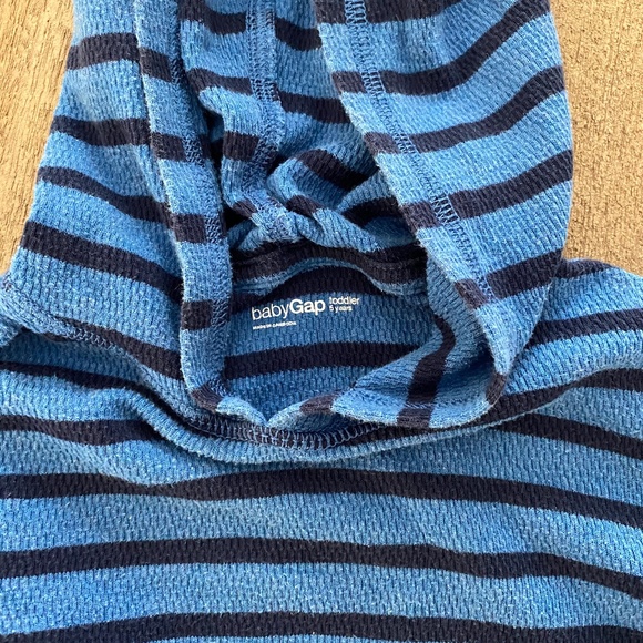 Two Gap Boys Long Sleeve Tops Sz 5 -J6 - Picture 3 of 8